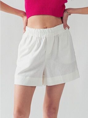 Love Tree White Elastic Waist Shorts with Front Pleat